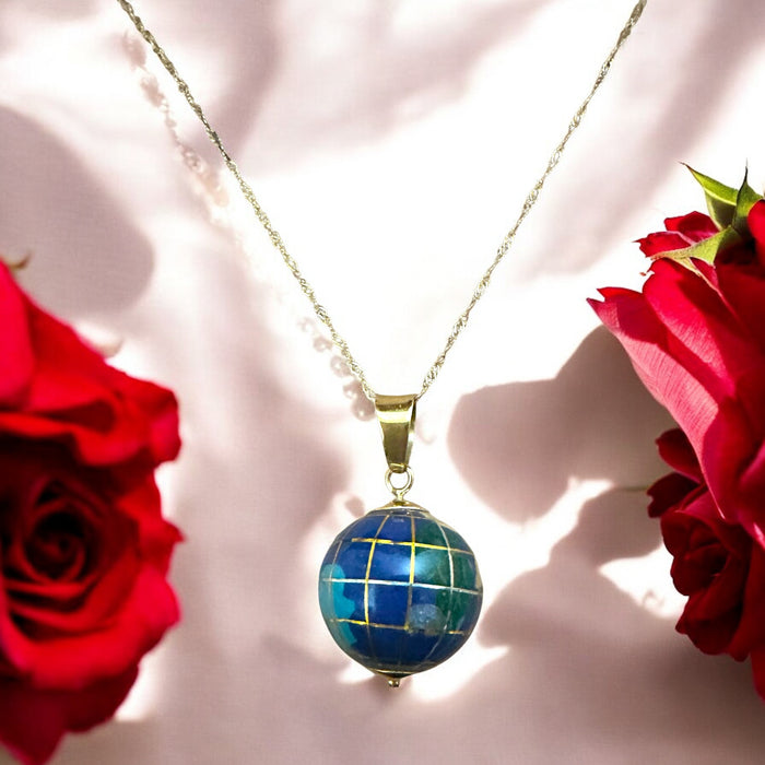 18K Gold Blue Globe Pendant Necklace – 17.75", 5.86g, Vintage, ½” Diameter, Travelers Gift