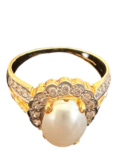 18k Gold and Pearl Ring. Engagement Ring Size 6.7, Vintage