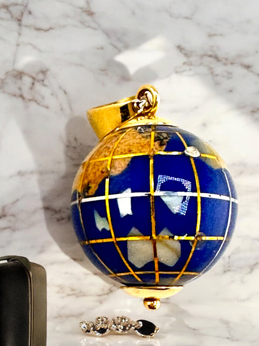 18K Gold Blue Globe Pendant Necklace – 17.75", 5.86g, Vintage, ½” Diameter, Travelers Gift