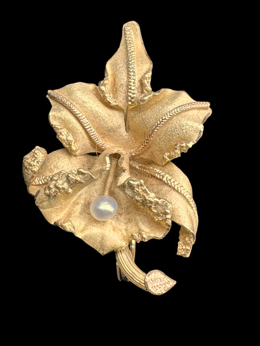 Jewelry - Elegant 18K Yellow Matt Orchid Brooch With Pearl. 1.7”