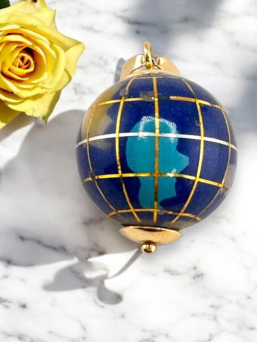 18K Gold Blue Globe Pendant Necklace – 17.75", 5.86g, Vintage, ½” Diameter, Travelers Gift