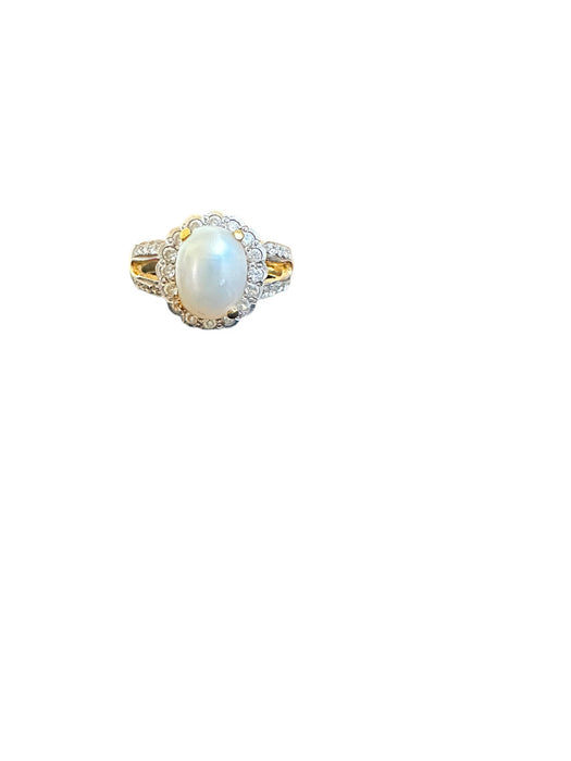 18k Gold and Pearl Ring. Engagement Ring Size 6.7, Vintage