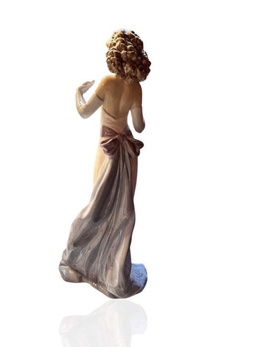 Lladro Anticipation 1999 Porcelain Figurine  6608, Lady figurine, Home Decor 12in