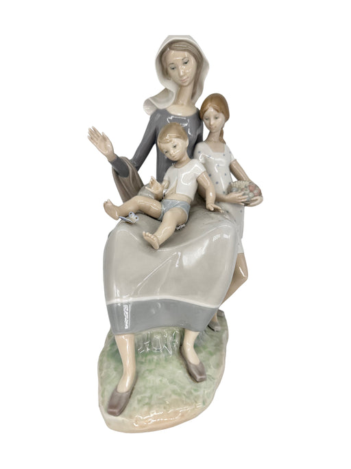 Retired Lladro Mother Figurine, Glazed, Made in Spain 15”-EZ Jewelry and Decor