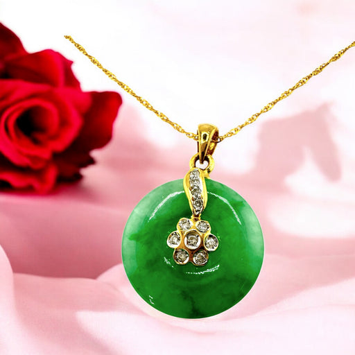 20k Jade and Diamond Necklace, 16" L 