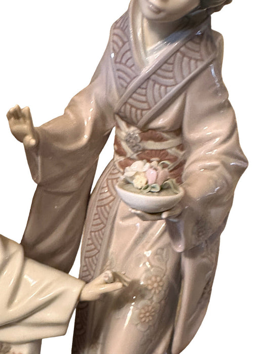 Vintage Lladro Springtime in Japan # 1445, Georgeous Hand Made Porcelain Figurine 13” T x 14.5”, Hand Made In Spain. No Box-EZ Jewelry and Decor