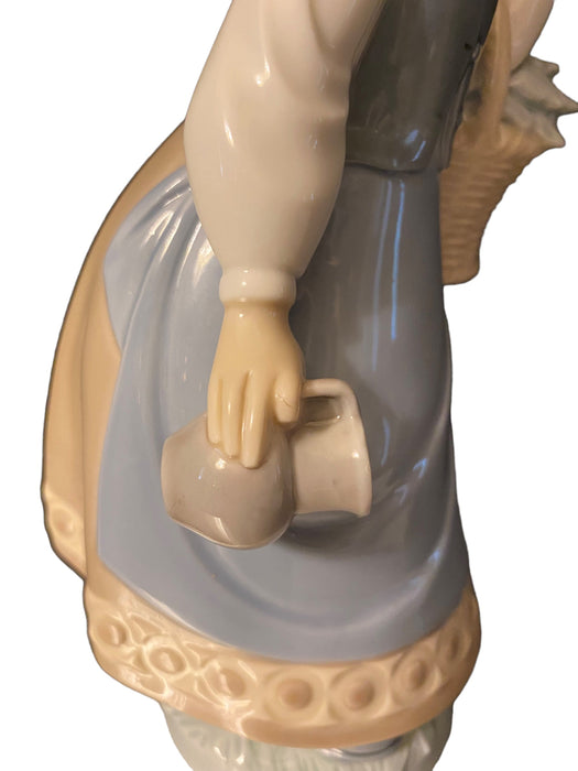 Vintage Lladro Porcelain Woman With Scarf - #5024 - Retired 1985 - Hand made in Spain .9 In-EZ Jewelry and Decor