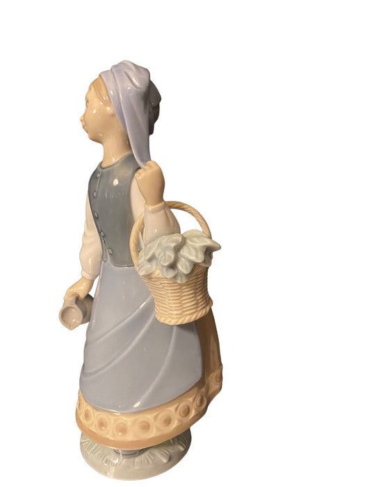 Vintage Lladro Porcelain Woman With Scarf - #5024 - Retired 1985 - Hand made in Spain .9 In-EZ Jewelry and Decor