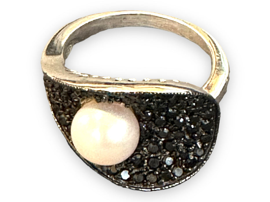 Kwan Cultured Pearl and Black Spinel Cocktail Ring , Silver Ring with a Pearl, Size 8-EZ Jewelry and Decor