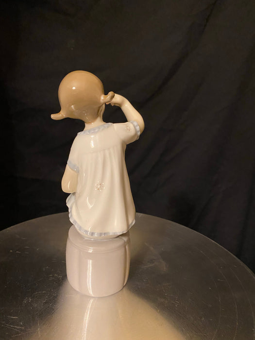 Vintage Rare Lladro Porcelain Figurine, Girl with Doll - LLADRO GIRL WITH DOLL 1969-85  PORCELAIN FIGURINE  1083G- Handcrafted in Spain-EZ Jewelry and Decor