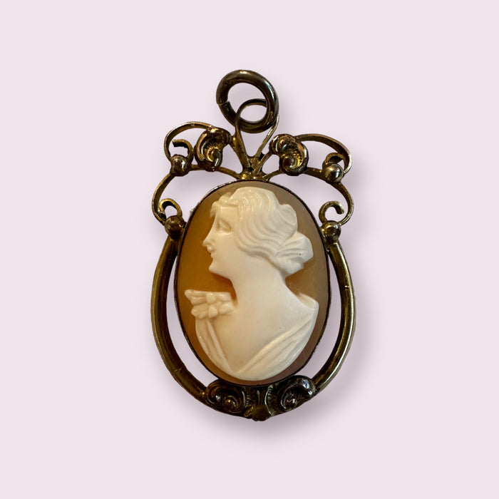 Lovely, Classic 12k Gold Filled Cameo Pendant With Carved Shell Pendant  Come In  Jewelry Box 1.1in T-EZ Jewelry and Decor