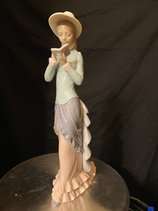 Vintage Lladro Figurine #5000 Lady Reading A Book 14" Handmade In Spain Mint Condition.-EZ Jewelry and Decor