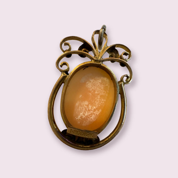 Lovely, Classic 12k Gold Filled Cameo Pendant With Carved Shell Pendant  Come In  Jewelry Box 1.1in T-EZ Jewelry and Decor