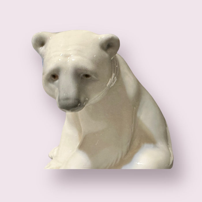 Vintage Lladro Porcelain Polar Bear Seated- 3.5 In. No Box-EZ Jewelry and Decor